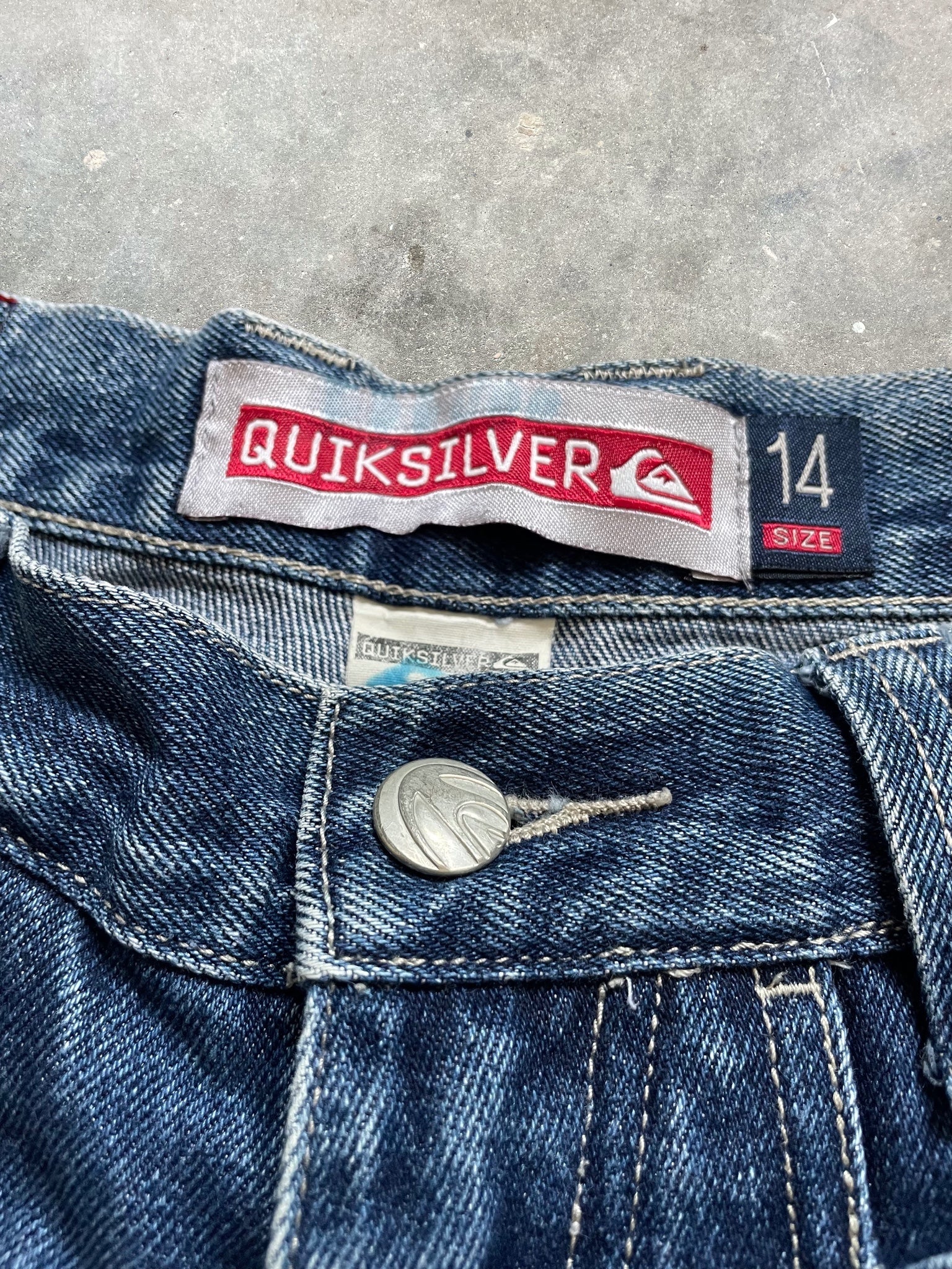 2000's Quiksilver Denim Jorts (27)