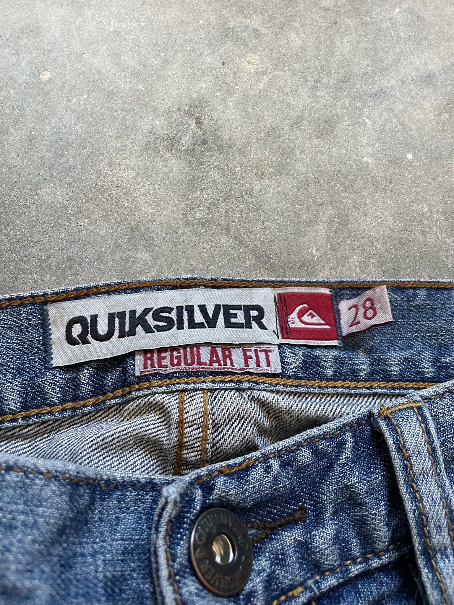 2000's Quiksilver Denim Jorts (28)