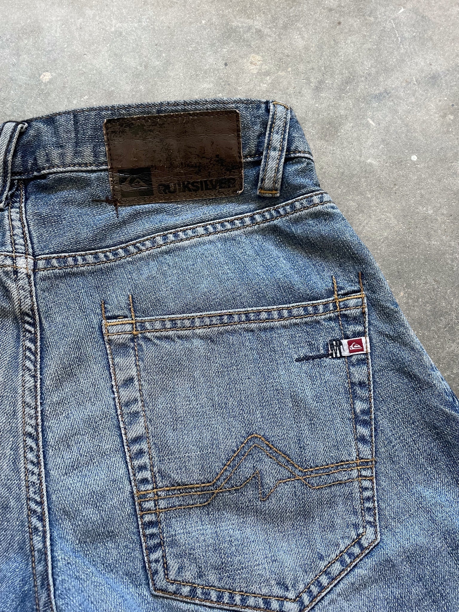 2000's Quiksilver Denim Jorts (28)