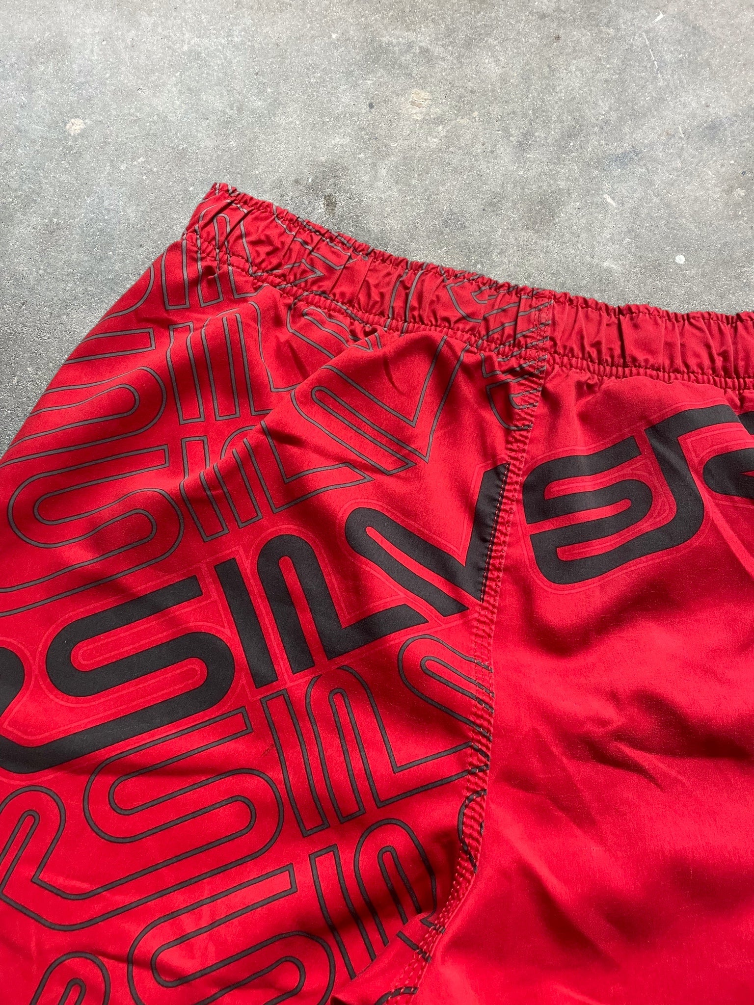 2000's Quiksilver Boardshorts Red (32/34)