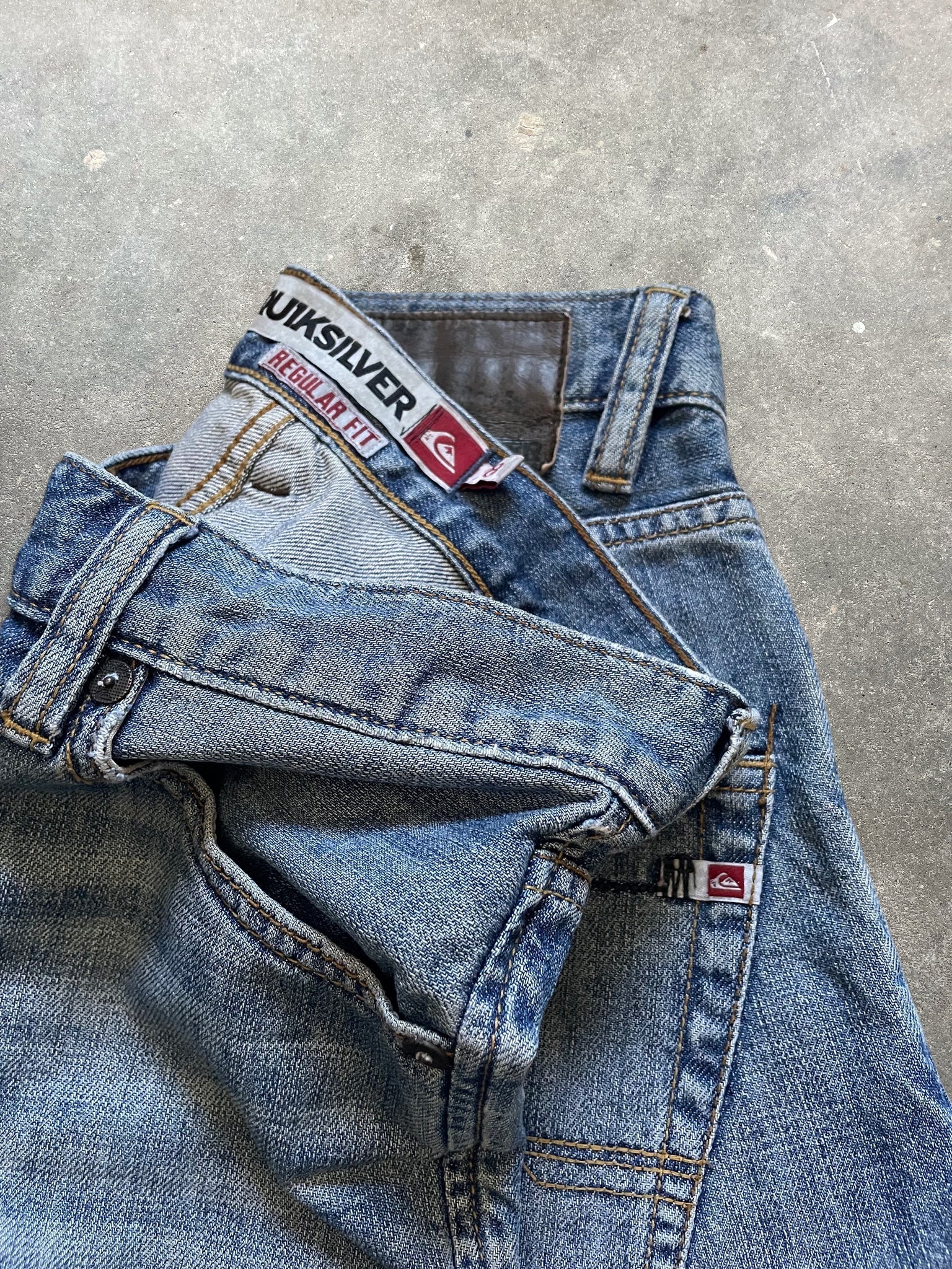 2000's Quiksilver Denim Jorts (28)