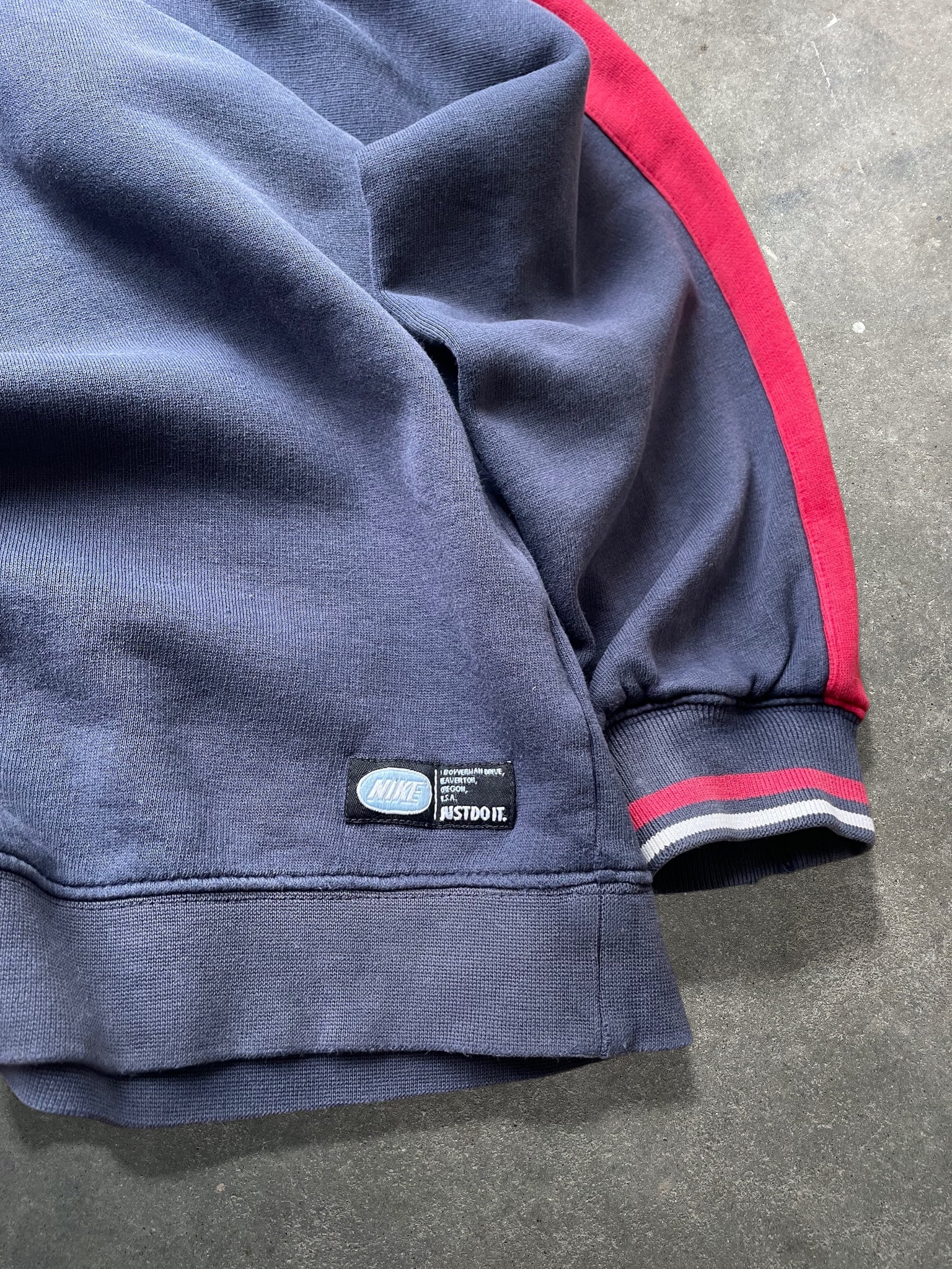 2000's Nike Sweatshirt Navy/Red